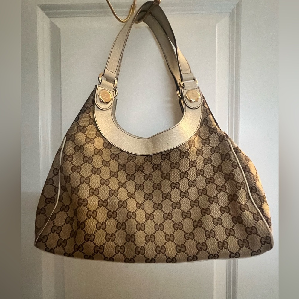 Gucci Charmy